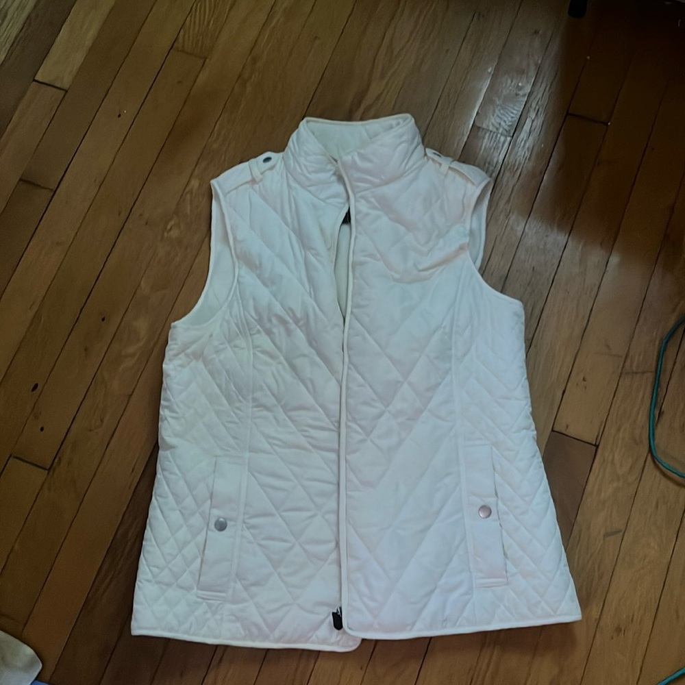 no stains, never been worn.